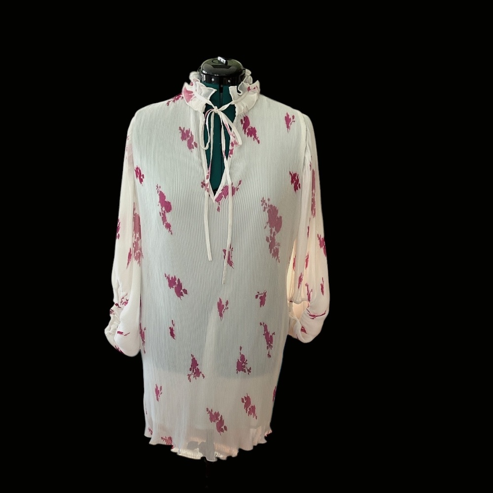 Ganni Size 40 White and pink floral pleated dress